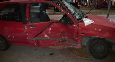 MOSTAR U težem sudaru ozlijeđena jedna osoba