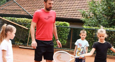 TENIS KLUB MEĐUGORJE Nakon povratka Željka Dodiga iz Libanona klub započeo s novim projektima