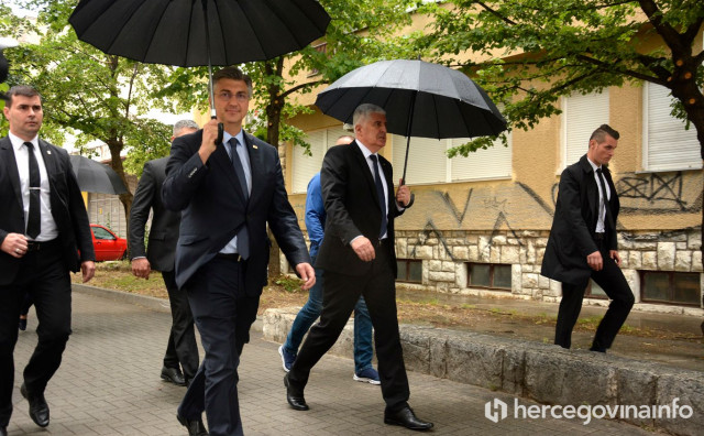 PREFARBAJ, PREKRIJ, IZRAVNAJ Plenkovićev dolazak još jednom pokazao koliko se stidimo sami sebe