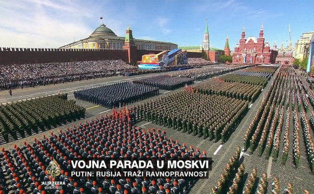 'TAĆE KORONA Vučić i Dodik na Paradi pobjede u Moskvi, 14 tisuća ljudi na ulici