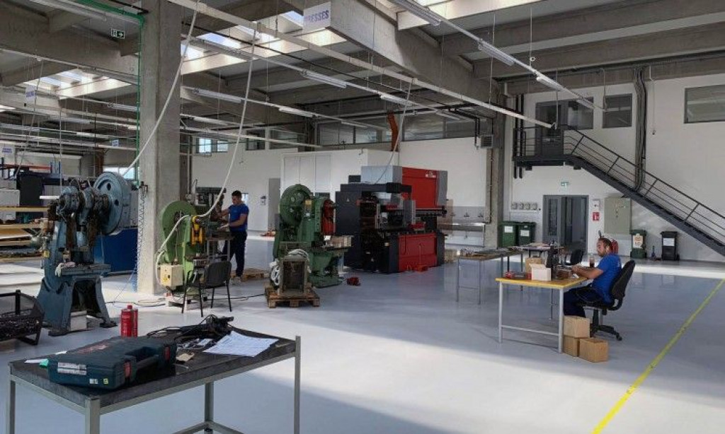 CNC Stroj
