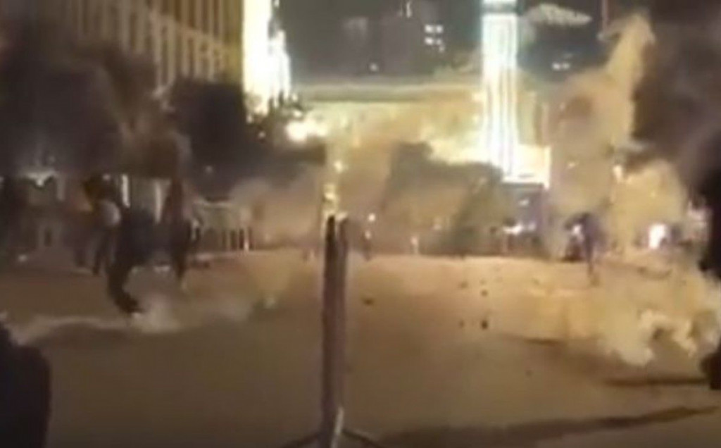 KAKAV VOLEJ Pogledajte kako je vratio suzavac policajcima u Beogradu
