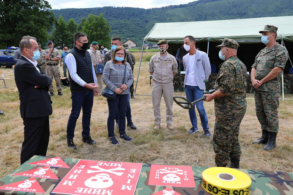 POSJETE Prva žena ministrica civilnih poslova BiH prvi put posjetila deminere