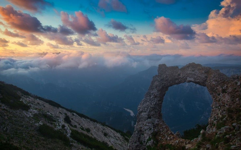 PERICA BIŠKO Jutro na Hajdučkim vratima