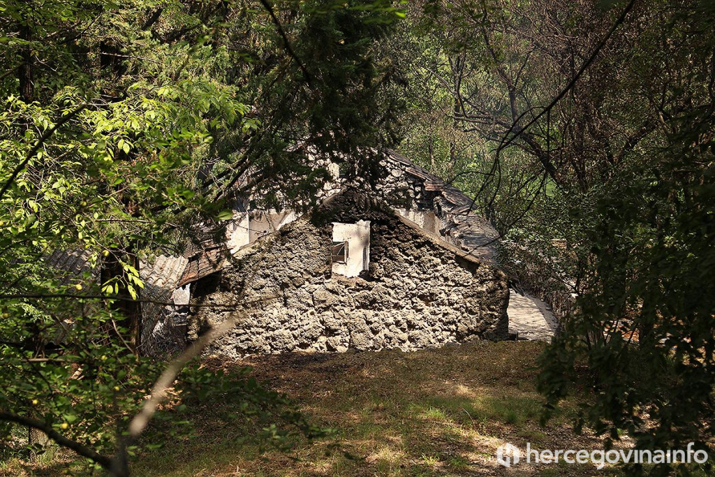 NADOMAK MOSTARA U požaru obiteljske kuće izgorio muškarac