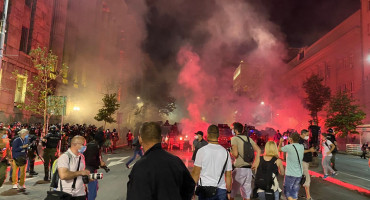 Rat u Beogradu, policija i prosvjednici se borili šest sati
