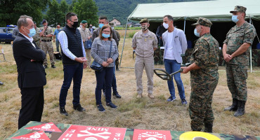 POSJETE Prva žena ministrica civilnih poslova BiH prvi put posjetila deminere