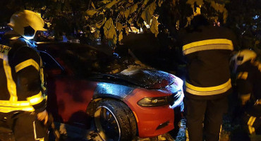 U Mostaru izgorio automobil