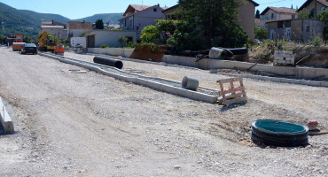 VOŽNJA KROZ OBLAK PRAŠINE Stali radovi u Ulici Blajburških žrtava