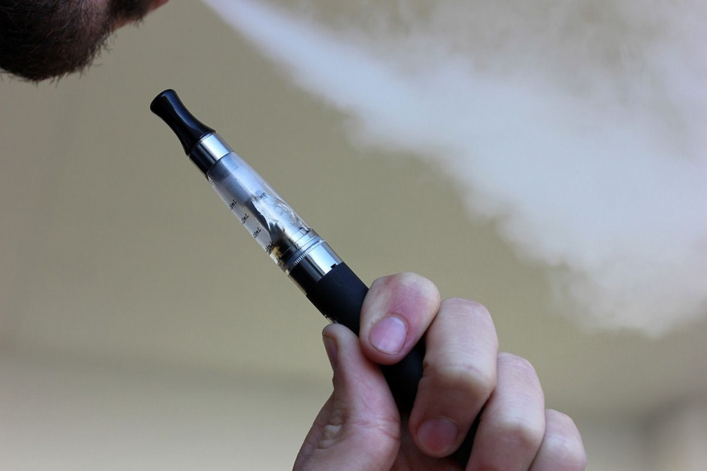 ISTRAŽIVANJE Pušenje e-cigareta povaćava rizik od koronavirusa