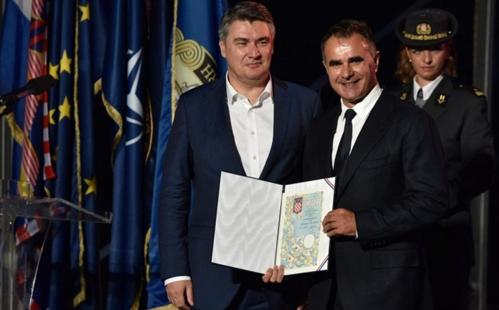 REAKCIJE BH. GENERALA Ovo časno odličje uklesat ćemo uz imena naših poginulih
