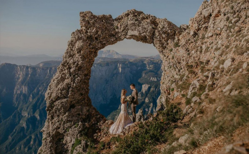 ŽELJKO I ALMA Ljubav i strast prema planinarenju u jednoj slici