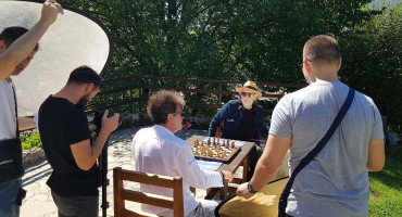 PRIPREMA ALBUMA Crvena jabuka snimila spot sa poznatim glumcem