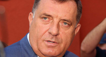 DIPLOMATSKI SKANDAL Milorad Dodik prijeti da će istući Johanna Sattlera