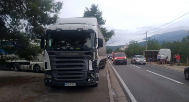 Sudar kombi i kamion Potoci