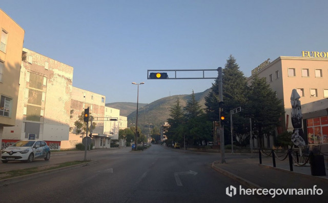 VAN FUNKCIJE Mostarski semafori na kolektivnom godišnjem odmoru