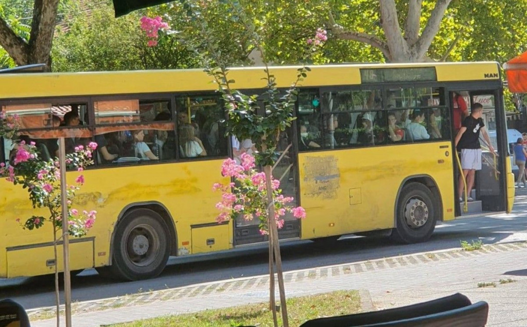 Grad Mostar za 1.6 milijuna maraka riješio pitanje prijevoza učenika za sljedećih godinu dana