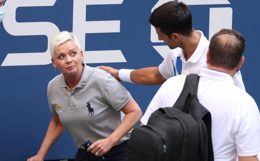 US OPEN Đoković diskvalificiran nakon što je lopticom u glavu pogodio sutkinju