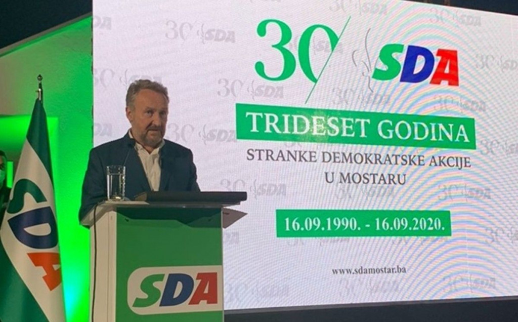 PREDIZBORNA MAŠTANJA Izetbegović Mostarcima obećao čist grad i posao