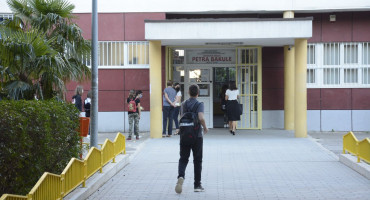 ŠTO SA NASTAVOM U HNŽ Djeca gube radne navike, znanje, upitna valjanost diploma, a u HBŽ sve najnormalnije