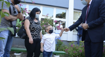 HADŽOVIĆ Neka nam je Bog na pomoći