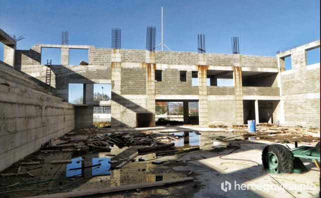 Mostar kreće u dovršavanje dvorana u Kruševu i Pologu, škole u Cimu, vrtića u Rodoču. Kopat će se i u Ortiješu...