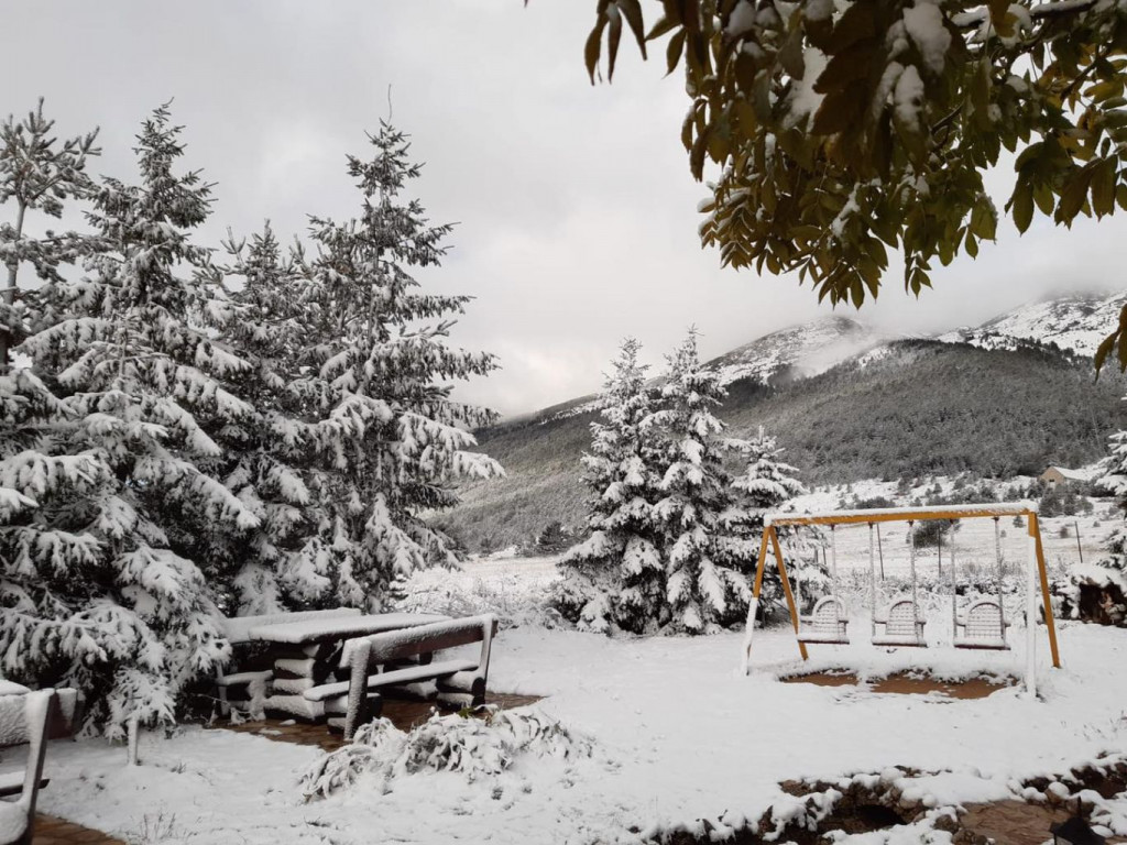 PAHULJE U LISTOPADU Snježna idila na Blidinju