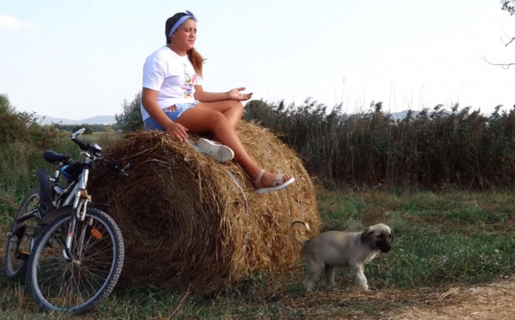 DJEČJI FESTIVAL U LJUBUŠKOM Gabriela Marinović oduševila "Džemperom za vinograd"
