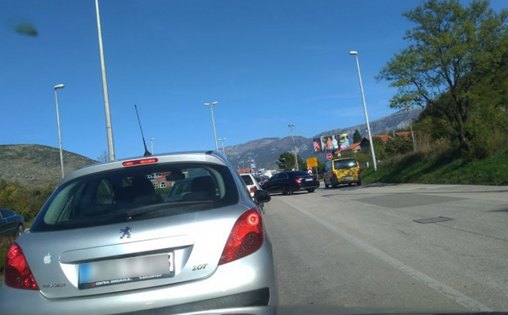 KAOTIČNO KRIŽANJE Gužve, prometne nezgode i nesavjesni vozači