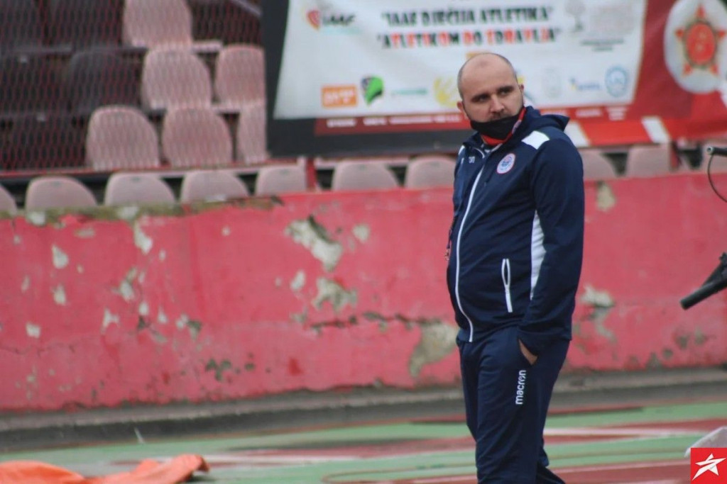ŽIŽOVIĆ Todoroviću i Filipoviću stavili smo na leđa mali teret prije utakmice ; NALIĆ Nezgodno je biti ovdje, ispričavam se navijačima