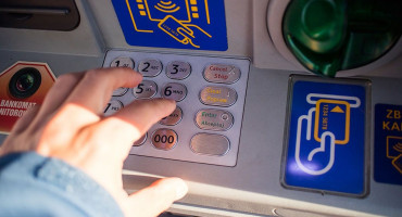 TUŽITELJSTVO Dvojac iz Rusije došao u BiH da na prijevaru uzme novac s bankomata