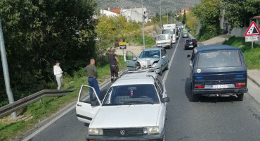 MOSTAR U sudaru tri vozila jedna osoba teško, a dvije lakše ozlijeđene