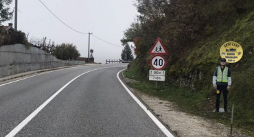 Policajac od kartona
