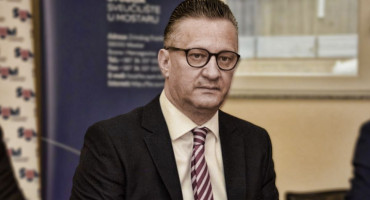 Rektor Zoran Tomić