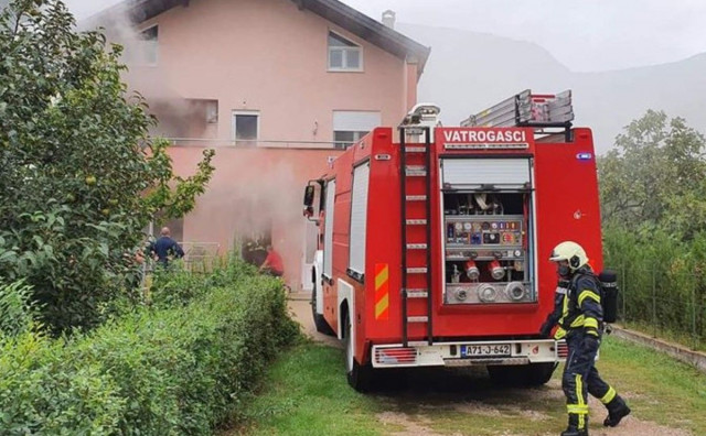 MOSTAR Vatrogasci spašavali kuću u Raštanima