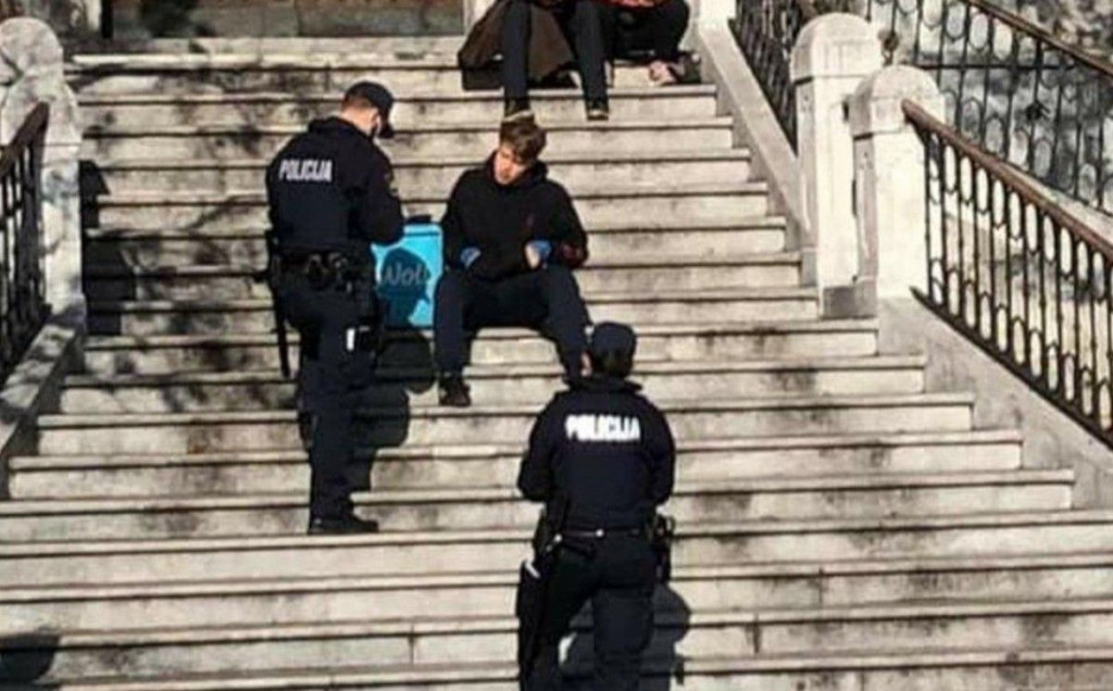 NOVE FEDERALNE MJERE Držite razmak dva metra, ako ti je suprug(a) u igri možeš se primaknuti