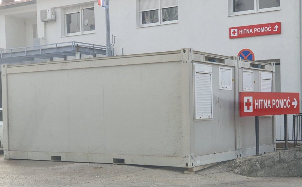 Oružane snage BiH Županiji Zapadnohercegovačkoj ustupile 12 kontejnera