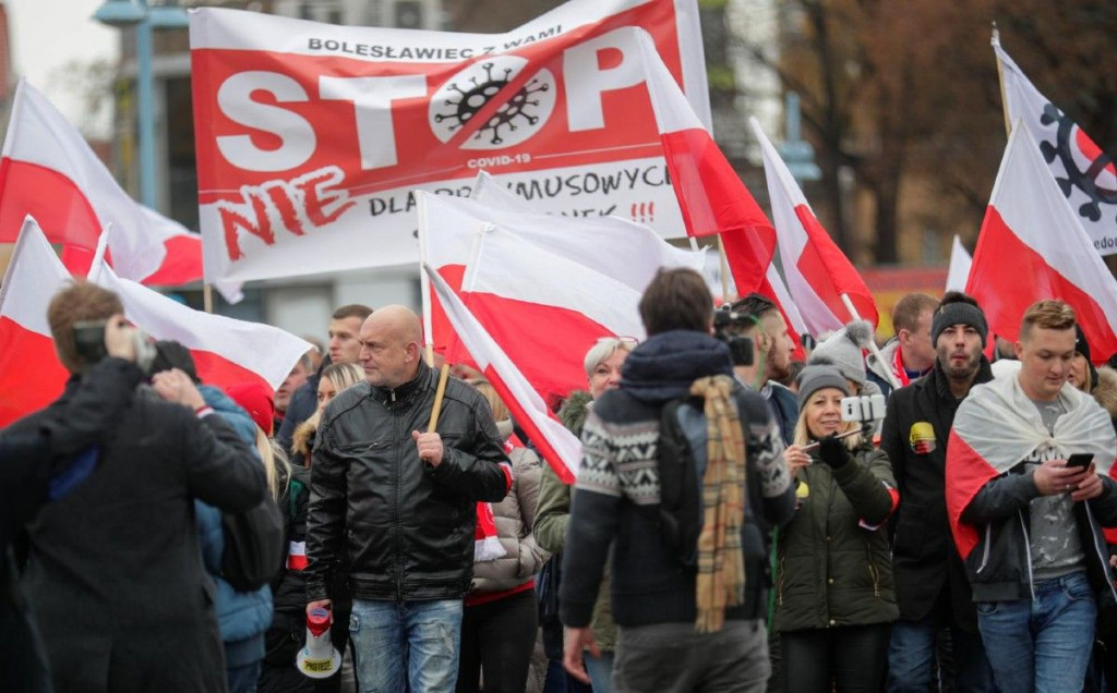 PRESTANITE NAS KONTROLIRATI Prosvjedi diljem Europe zbog novih mjera protiv korone
