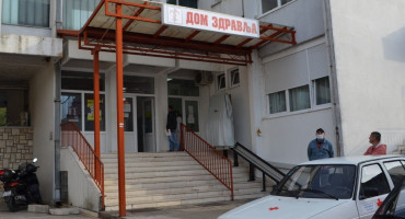 DOM ZDRAVLJA TREBINJE Bolje terapija na zidiću, nego da je pacijent tri sata čekao