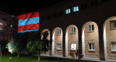 MOSTAR UZ BEČ Kosača u bojama zastave Austrije