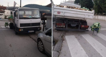 MOSTAR U Cimu se kupus prodaje na pješačkom prijelazu