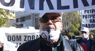 Zdravstveni djelatnici prosvjed