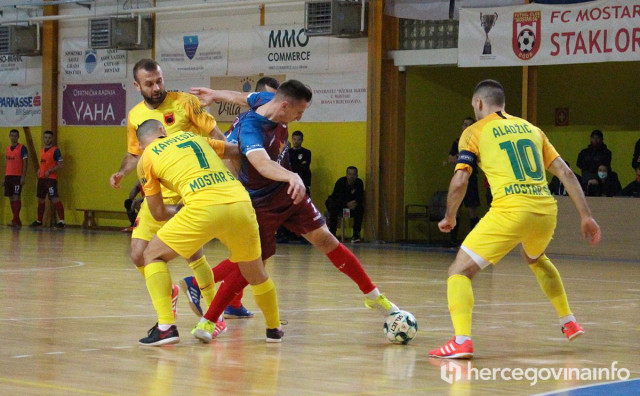 Futsal utakmica Staklorad i Centar