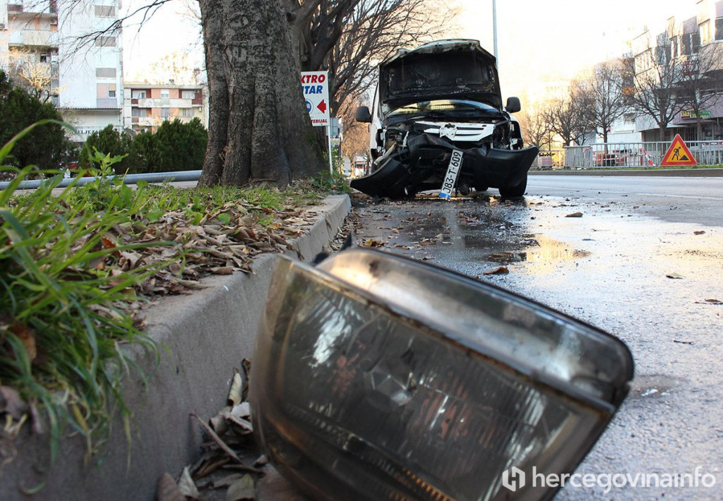 Prometna nesreća Peugeot Centar 2