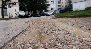 Bijeli brijeg raskopan prometnica rupe