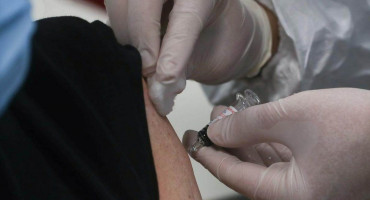 DOK FEDERACIJA ČEKA Republika Srpska sutra počinje masovno cijepljenje