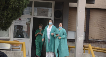 VLADA O MJERAMA Obavezno nošenje zaštitne maske u svim zdravstvenim i ustanovama