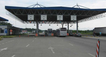 S krivotvorenom vozačkom pokušala ući u BiH