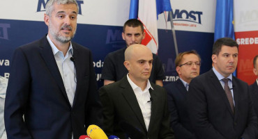 RASPUDIĆ I GRMOJA PODRŽALI HRS Iz problema vas neće izvući oni koji su ih stvorili