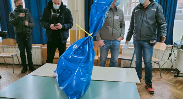 GRADSKO IZBORNO POVJERENSTVO Nije prebrojavanje glasova, nego prebrojavanje broja listića